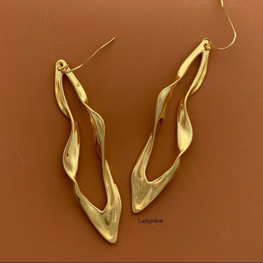 Alexis Bittar Gold Light Sculpted Linear Svelte Crumpled Hoop Wire Earrings - Picture 5 of 15